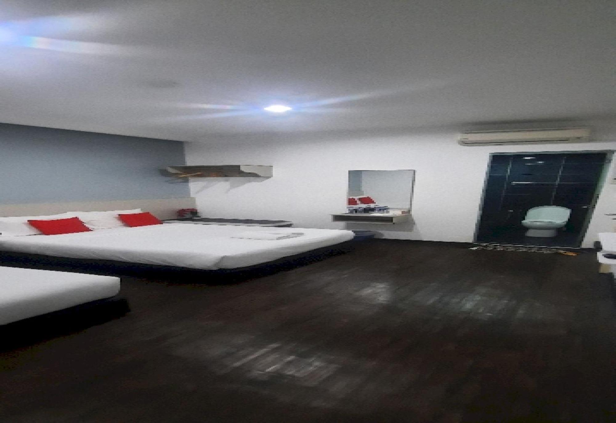 Super Oyo 90724 Rg Hotel Air Hitam المظهر الخارجي الصورة